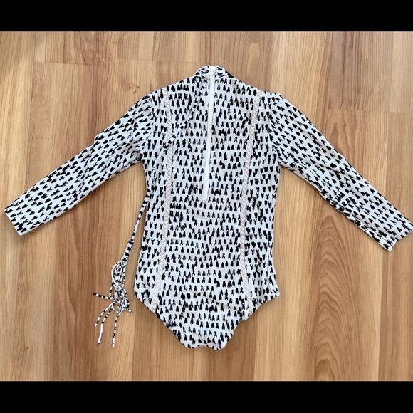 Issa De Mar Keiki Makena Surf Suit Cowry Shell - Picture 2 of 3